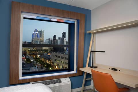 Holiday Inn Express & Suites Pittsburgh North Shore by IHG — photo 7
