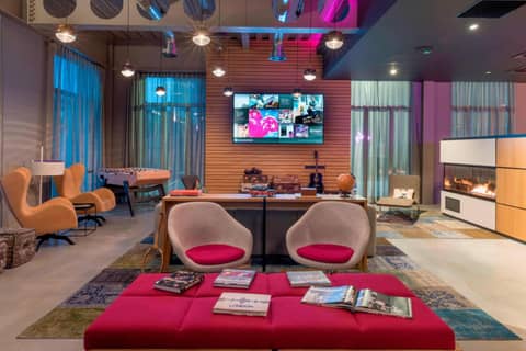 Moxy London Excel — hotel reception