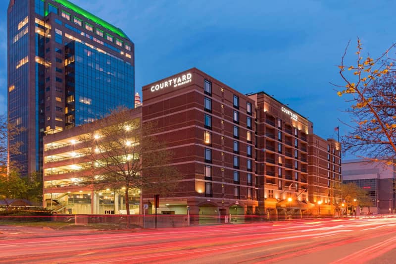 Courtyard by Marriott Louisville Downtown — building
