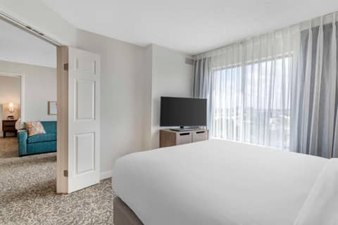 Sonesta ES Suites San Antonio Downtown Alamo Plaza — photo 2