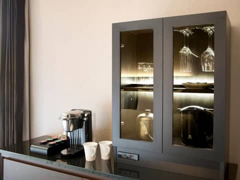 The Royal Park Hotel Iconic Tokyo Shiodome — kitchen