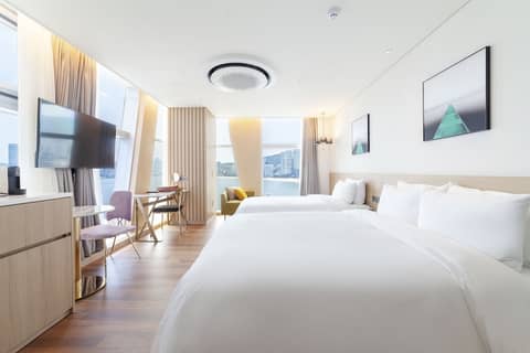 Ocean 2 Heaven — hotel room