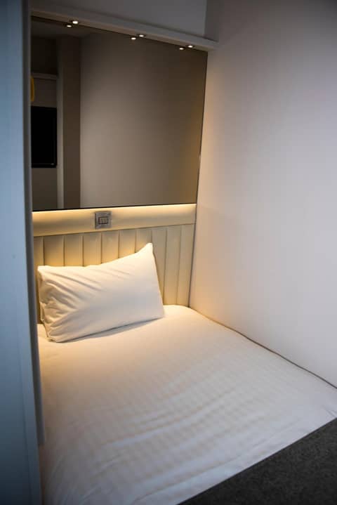 Point A Hotel London Waterloo — hotel room
