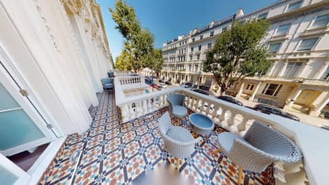 MSK Elite — balcony