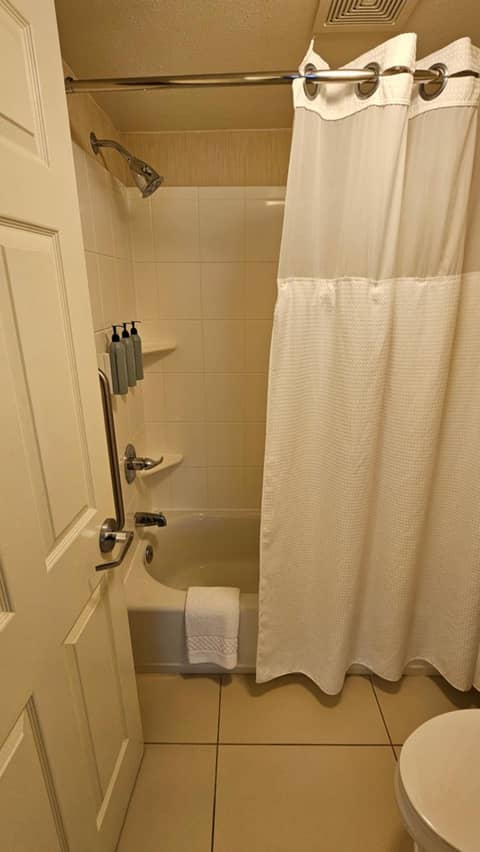Residence Inn Indianapolis Fishers — bathroom