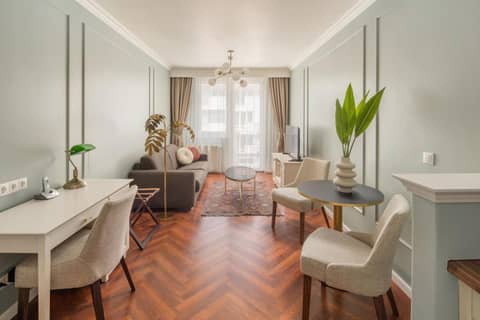 Queen's Court Hotel & Residence — photo 2