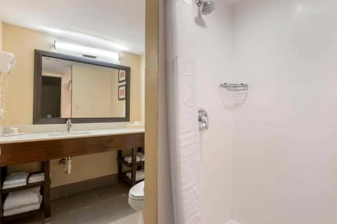 Comfort Inn & Suites Indianapolis Northwest - College Park — photo 4