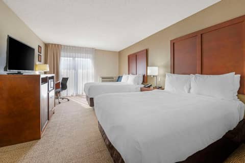 Comfort Inn & Suites Indianapolis Northwest - College Park — photo 9