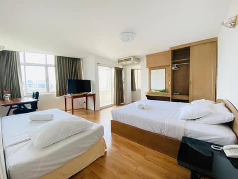 City Residence — hotel room