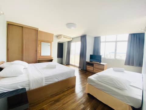 City Residence — hotel room