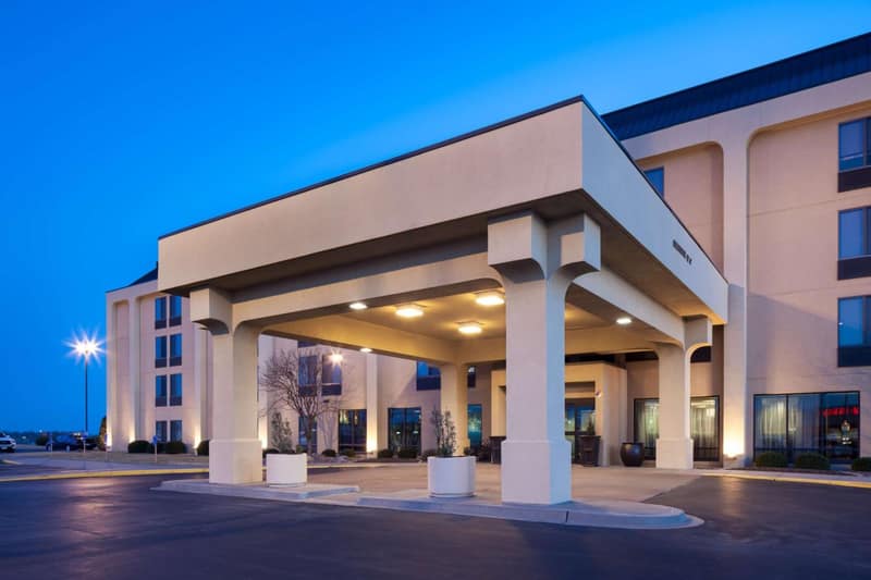 Hampton Inn Kansas City Liberty — building