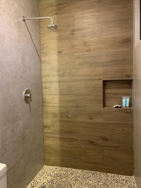 Las Palmas Studios — bathroom