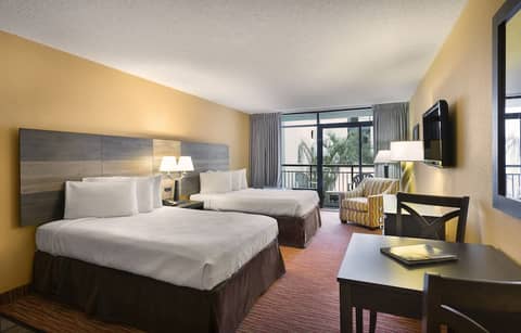Landmark Resort — photo 5