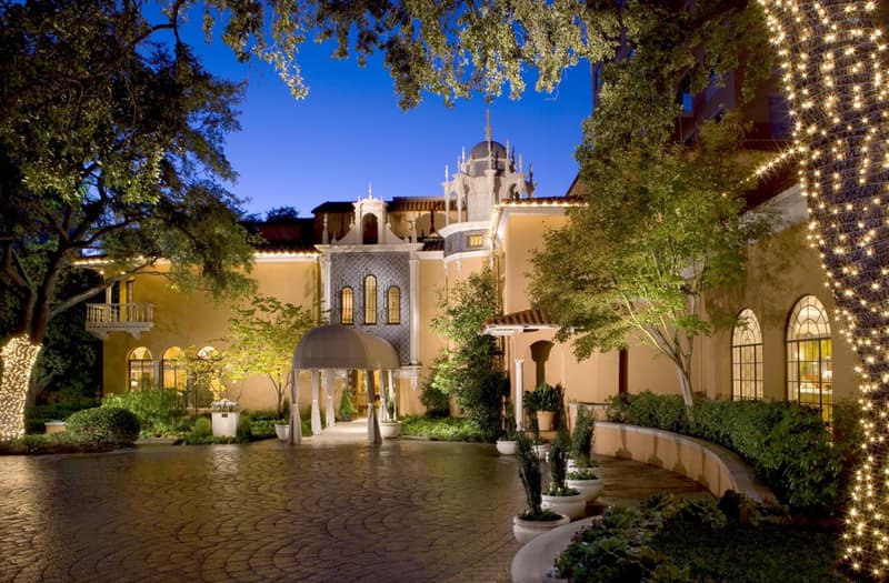 Rosewood Mansion on Turtle Creek — building
