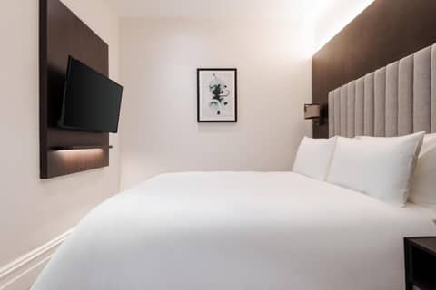 Rove Hotel London Paddington — hotel room