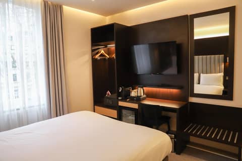 Rove Hotel London Paddington — hotel room