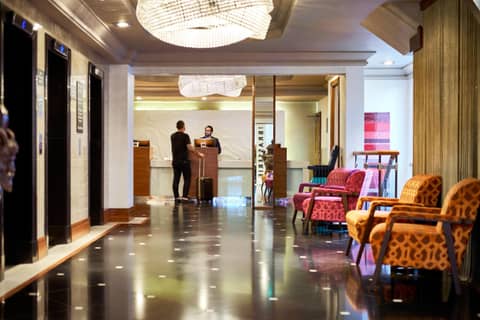 Thistle London Hyde Park Kensington Gardens — hotel reception