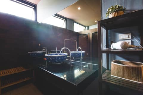 Feung Nakorn Balcony Rooms and Cafe — photo 9