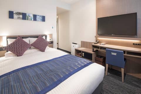 Hotel Mystays Gotanda Station — hotel room