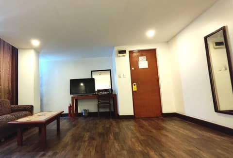 Rajah Park Hotel by Hiverooms — photo 9
