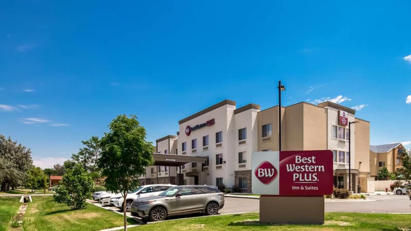 Best Western Plus Airport Inn & Suites — building