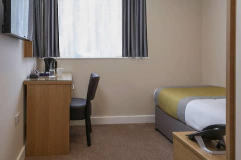 Best Western Northfields Ealing Hotel -Northfield station Elizabeth line — hotel room