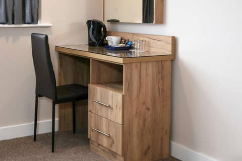 Best Western Northfields Ealing Hotel -Northfield station Elizabeth line — breakfast buffet