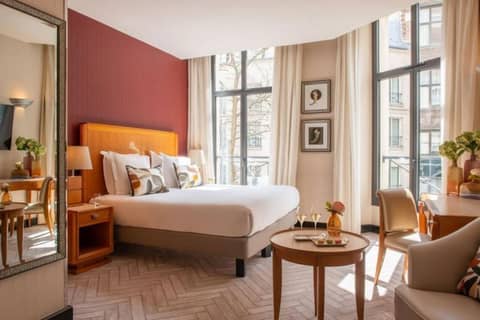 Les Jardins Du Marais — hotel room