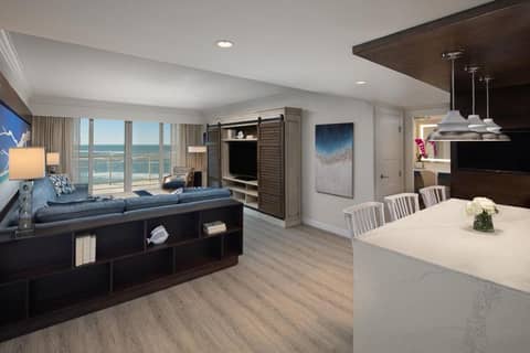 Resort at Longboat Key Club — hotel room