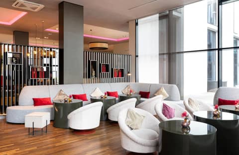 Leonardo Royal Hotel Munich — lounge