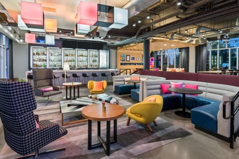 Aloft by Marriott Jacksonville Airport — lounge