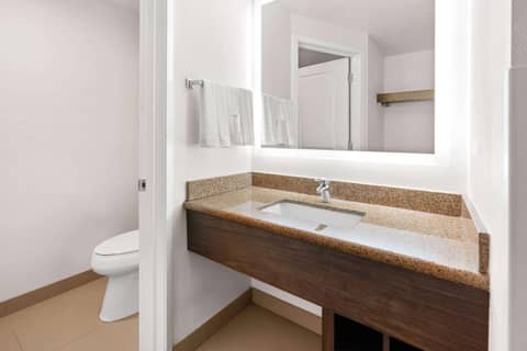 La Quinta by Wyndham Portland NW — photo 4