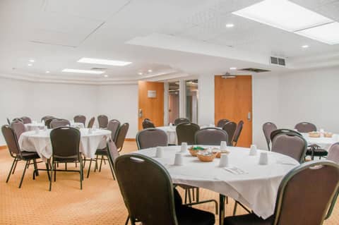 Empire Suites — photo 4