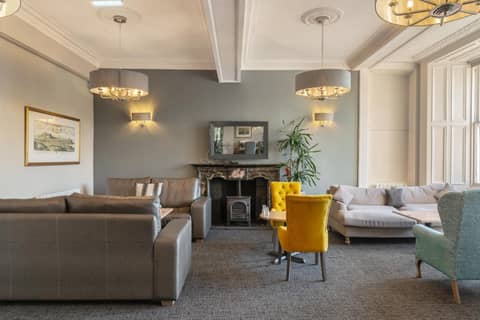 Old Waverley Hotel — living area