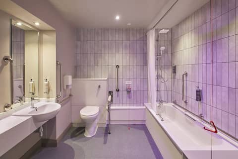 Premier Inn London Greenwich — photo 9
