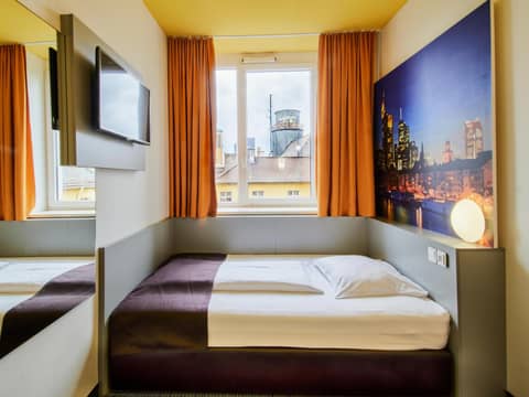 B&B HOTEL Frankfurt-Hbf — photo 3