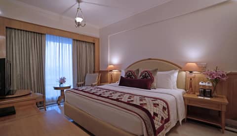 Jaypee Siddharth — hotel room