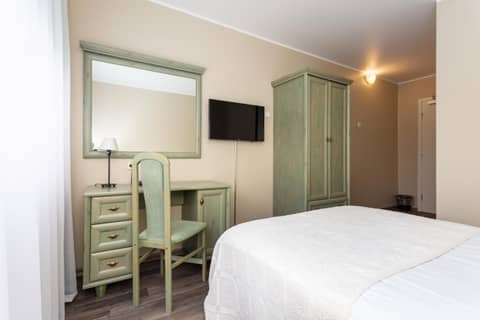 Hotel Dzingel — hotel room