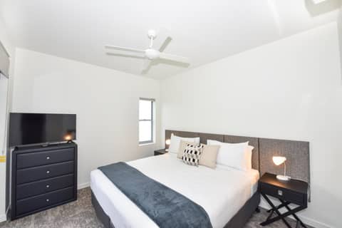Brisbane International Virginia — hotel room