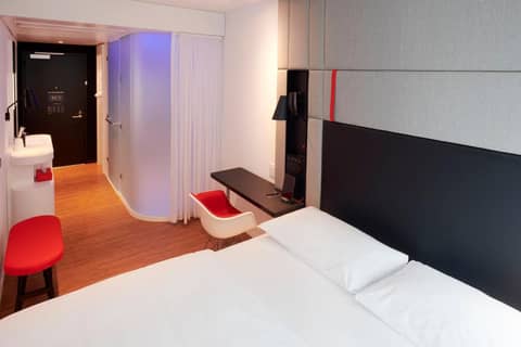 citizenM Chicago Downtown — photo 2