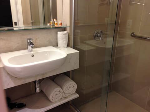 Hotel Atlantico Prime — bathroom