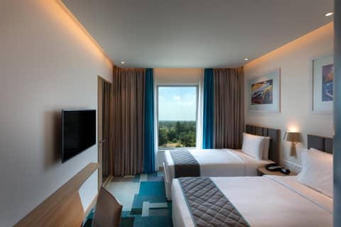 Holiday Inn Express & Suites Bengaluru Old Madras Road by IHG — photo 2