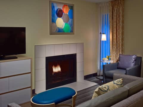 Sonesta Simply Suites Cleveland Westlake — hotel room