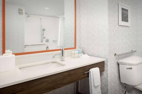 Hampton Inn Baltimore-Downtown-Convention Center — photo 3