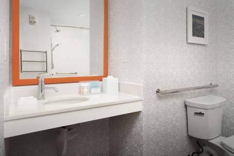Hampton Inn Baltimore-Downtown-Convention Center — photo 4