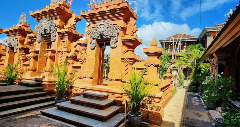 Stana Puri Gopa Hotel — building