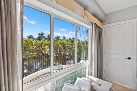 Isle of Venice Residence and Marina — balance & terrace