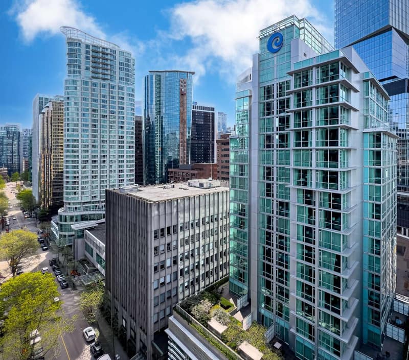 Coast Coal Harbour Vancouver Hotel by APA — building