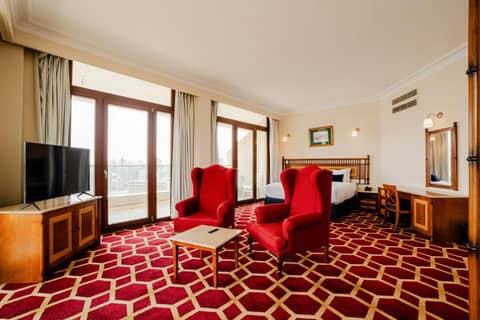 Om Kolthoom Hotel — hotel room