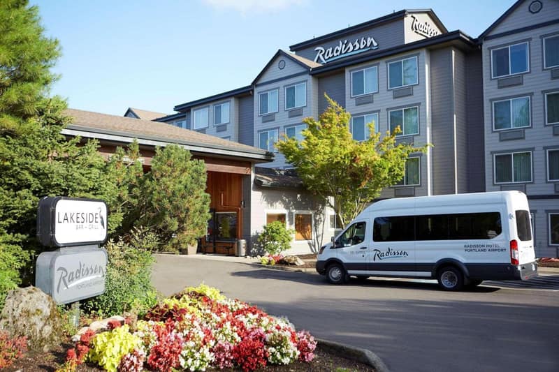 Radisson Hotel Portland Airport — building